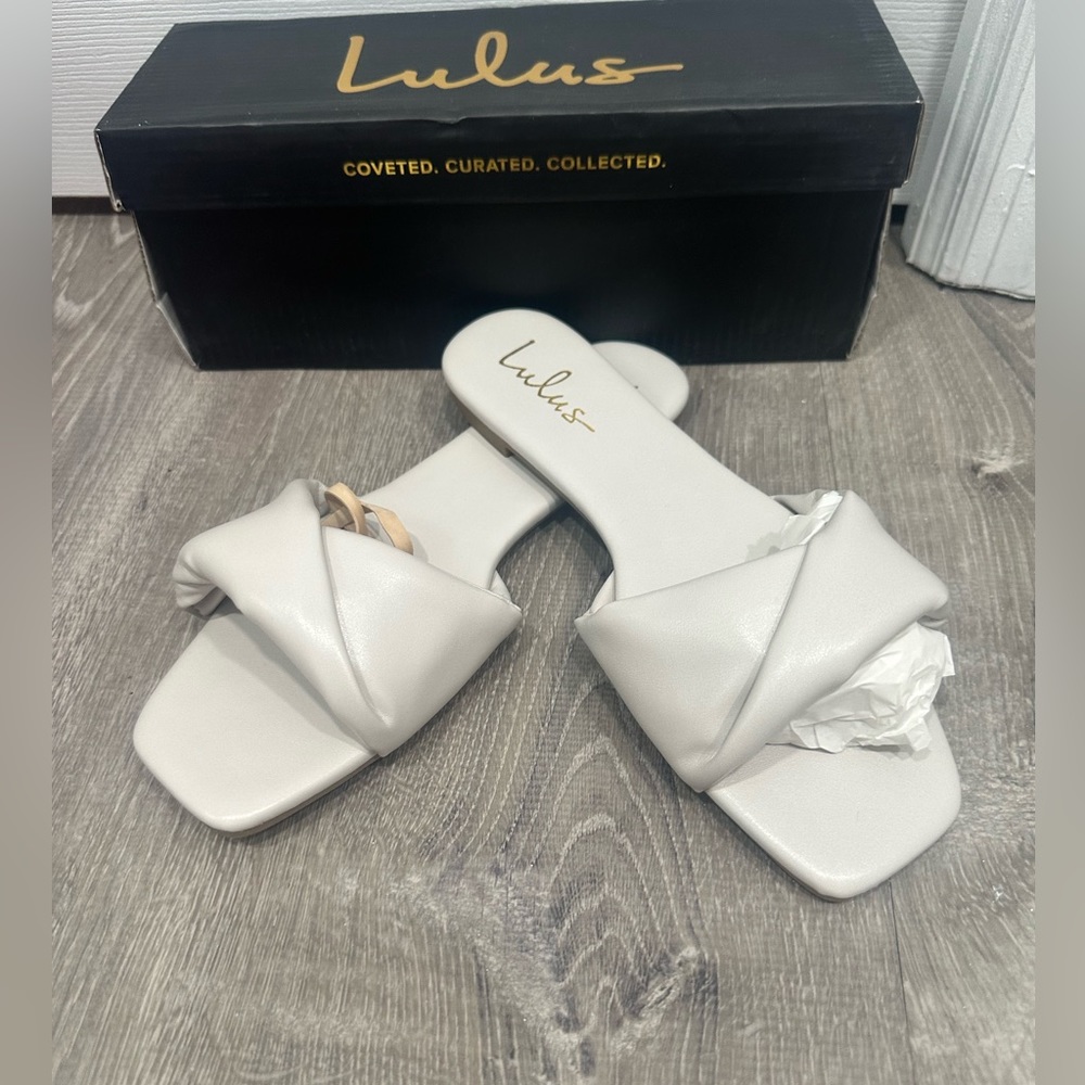 Women flats sandals , brand new